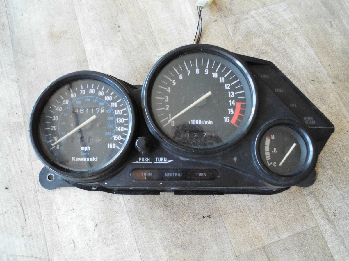 その他 KM E2. Kawasaki ZZR 600 ZX600 D Speedometer Cockpit Instruments