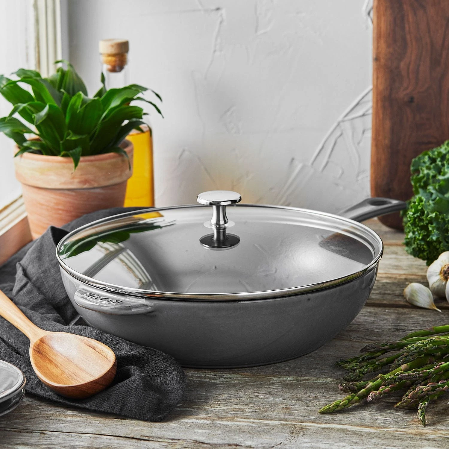 Staub 10", 2.9-Quart Enameled Cast Iron Daily Pan With Glass Lid - Thumbnail 2