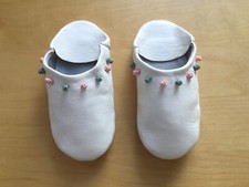 Kinderhausschuhe in Schlappenform, weißes Leder, neu, ungetragen