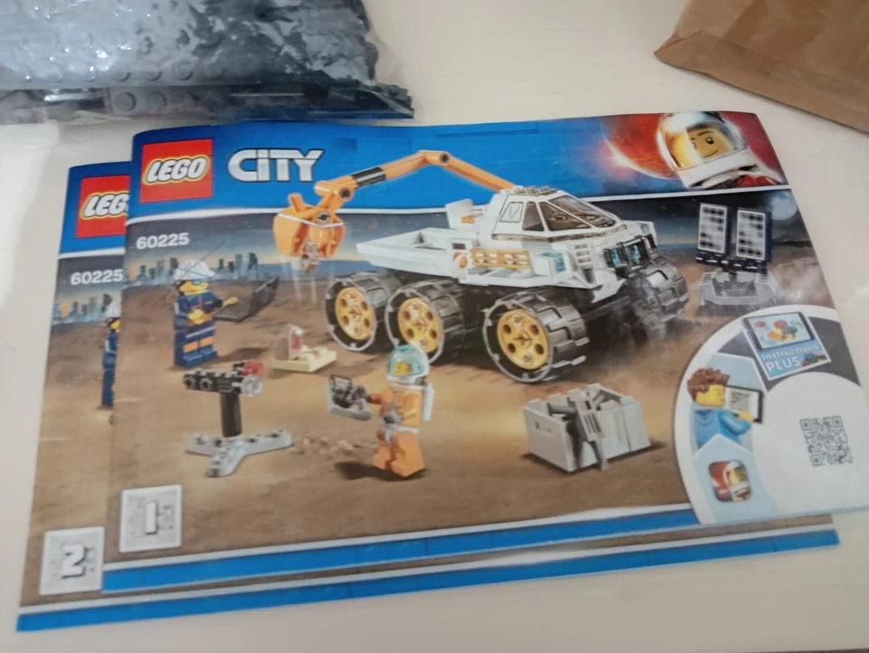 LEGO City 60225 Rover Testing Drive, foto 2 di 4