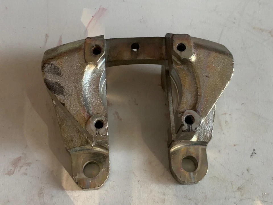 Jaguar mk2 Daimler v8 250 pinza freno delantero soporte portaaviones 7715 Foto 3 de 4