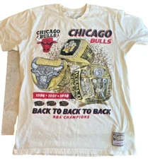 Mitchell & Ness Chicago Bulls 1996-98 NBA 3-Peat Tee CLASSICS Mens M