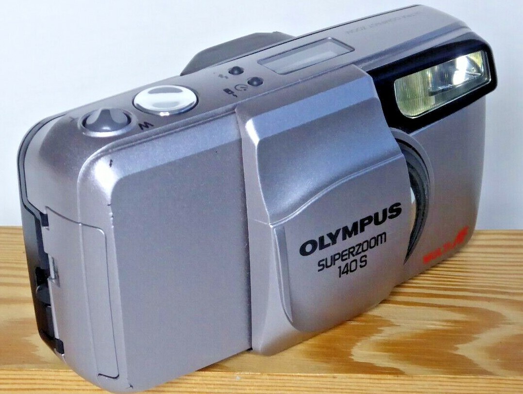 Olympus Superzoom 140S 38-140mm Zoom 35mm Film Camera Auto Flash Motor Wind