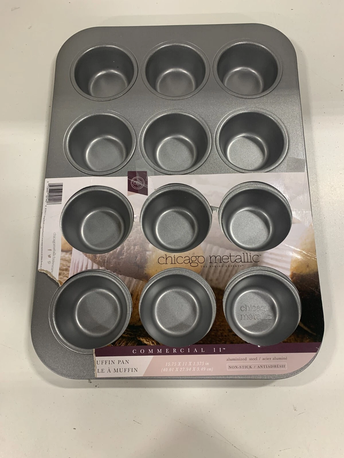Chicago Metallic Commercial II 12 Cup Standard Muffin Pan, Nonstick