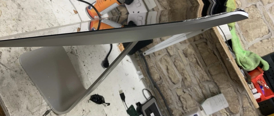 Apple iMac 21.5" 4K Retina Quad Core i5 7th 3.0GHz 16GB 256GB SSD Screen cracked - Image 4 of 4
