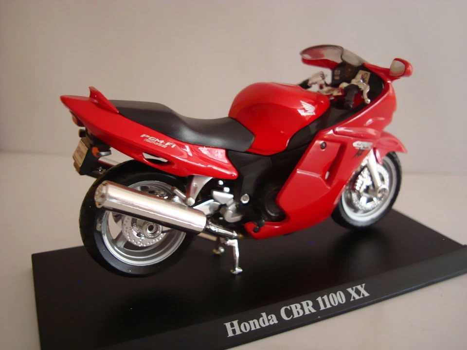 Honda CBR 1100 XX Blackbird ROT - 1:18 Welly mit Standplatte - Bild 2 von 3