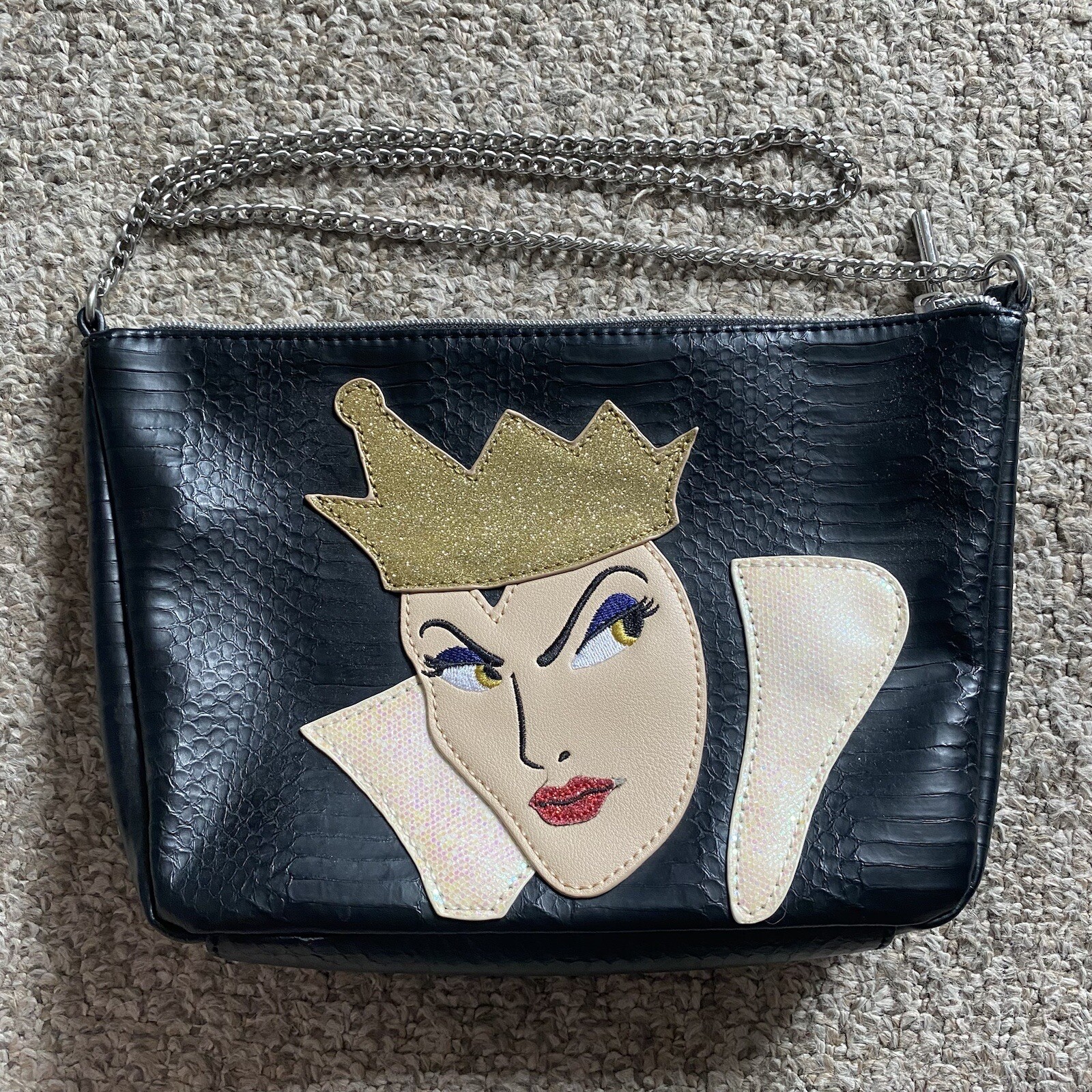 Danielle Nicole Disney Handbag Snow White Evil Qu… - image 2