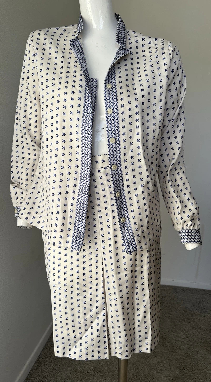 70s VINTAGE Sadaky 3-Pc Top Vest Skirt/Crop Top/ Blouse- BEAUTIFUL