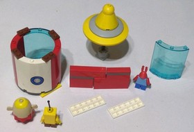 Lego 4982 SpongeBob SquarePants Mrs Puff's Boating School Parts & Mini Figures 