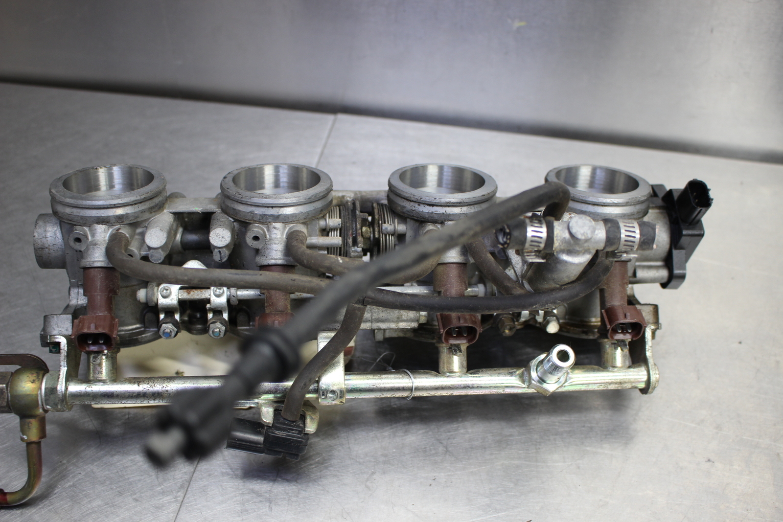 0405 Honda CBR 1000RR Throttle Bodies Injectors eBay