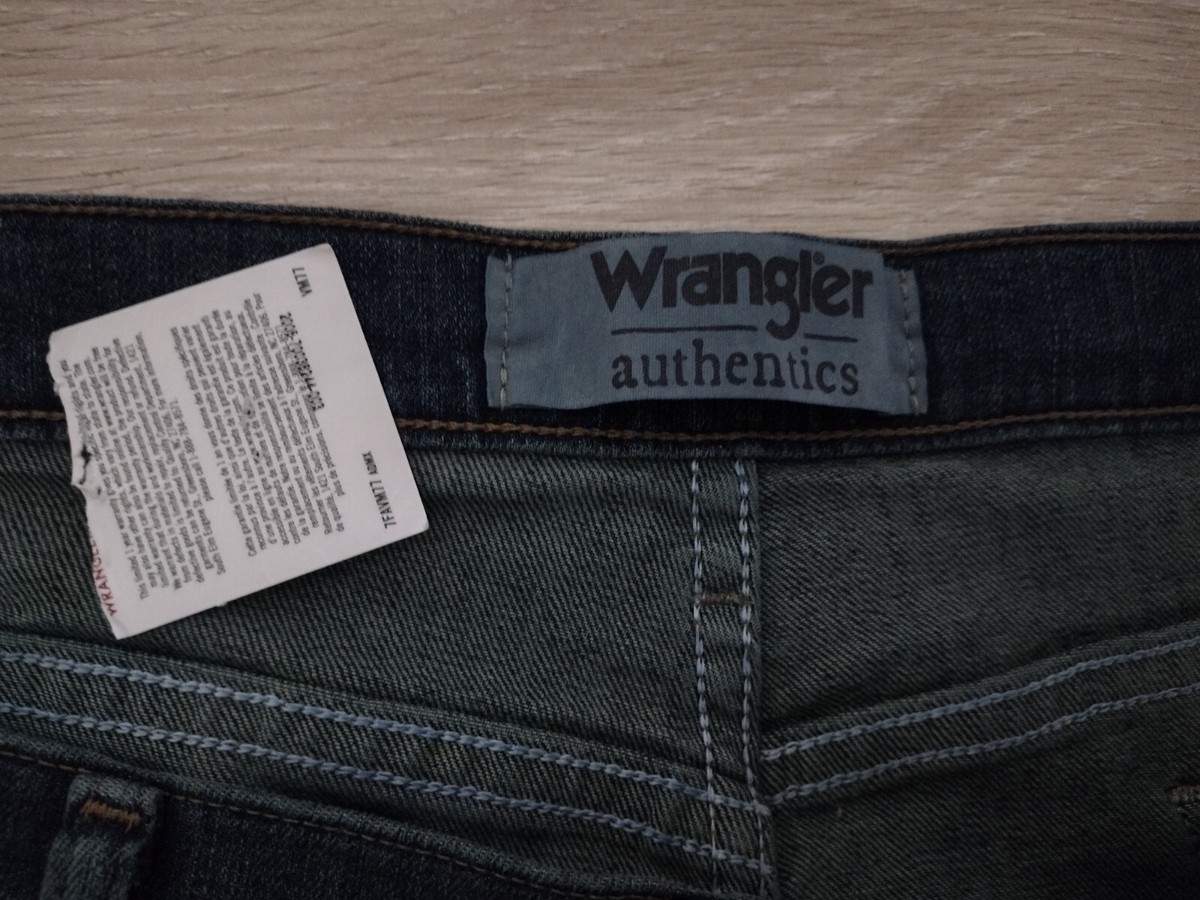 Wrangler Men's 10ZM100TW Straight Fit Jeans Size 44 x 32