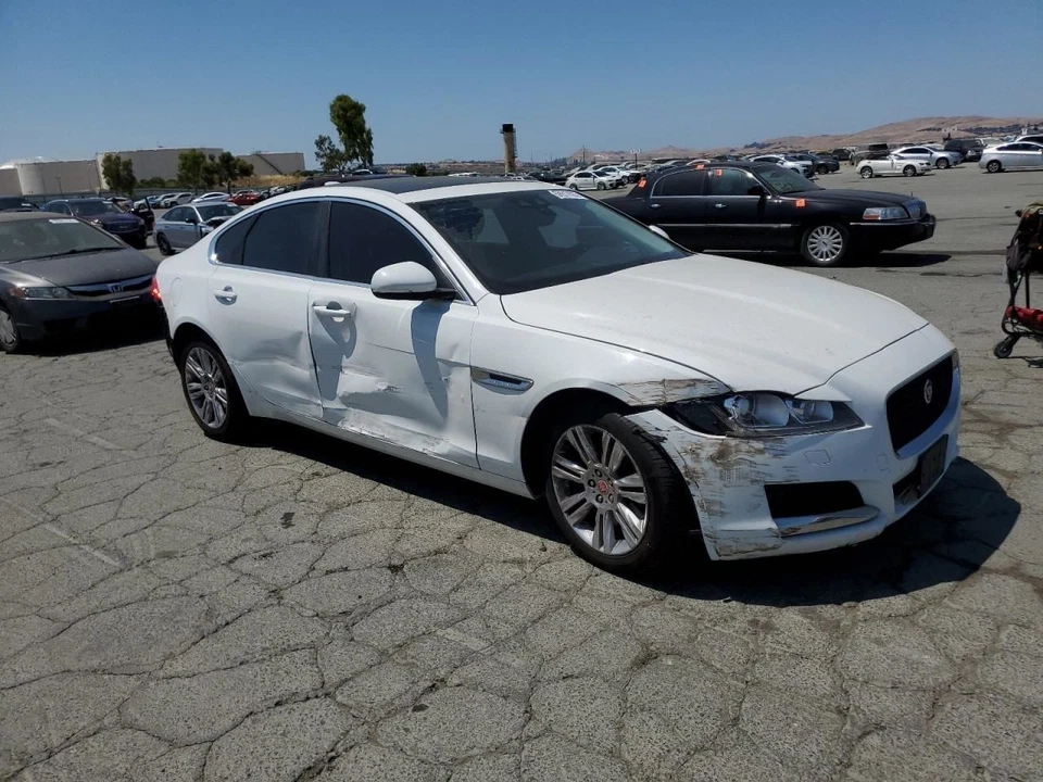 Intercooler turbo Jaguar XF 2016-2019 Foto 4 de 4