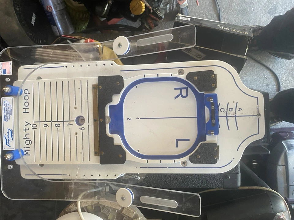 Aro magnético bordado Mighty Hoop 10x10 pulgadas MH-TJ360-1010-BKT-L Foto 2 de 3