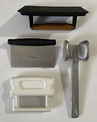 Lot of 4 Kitchen Tools Utensils.