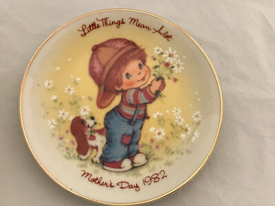 Vintage Avon 1982 Mothers Day Collectible Plate Little Things Mean A Lot Boxed