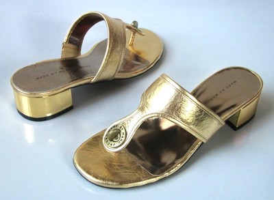 MARC JACOBS gold leather mules block heel TURNLOCK logo thong