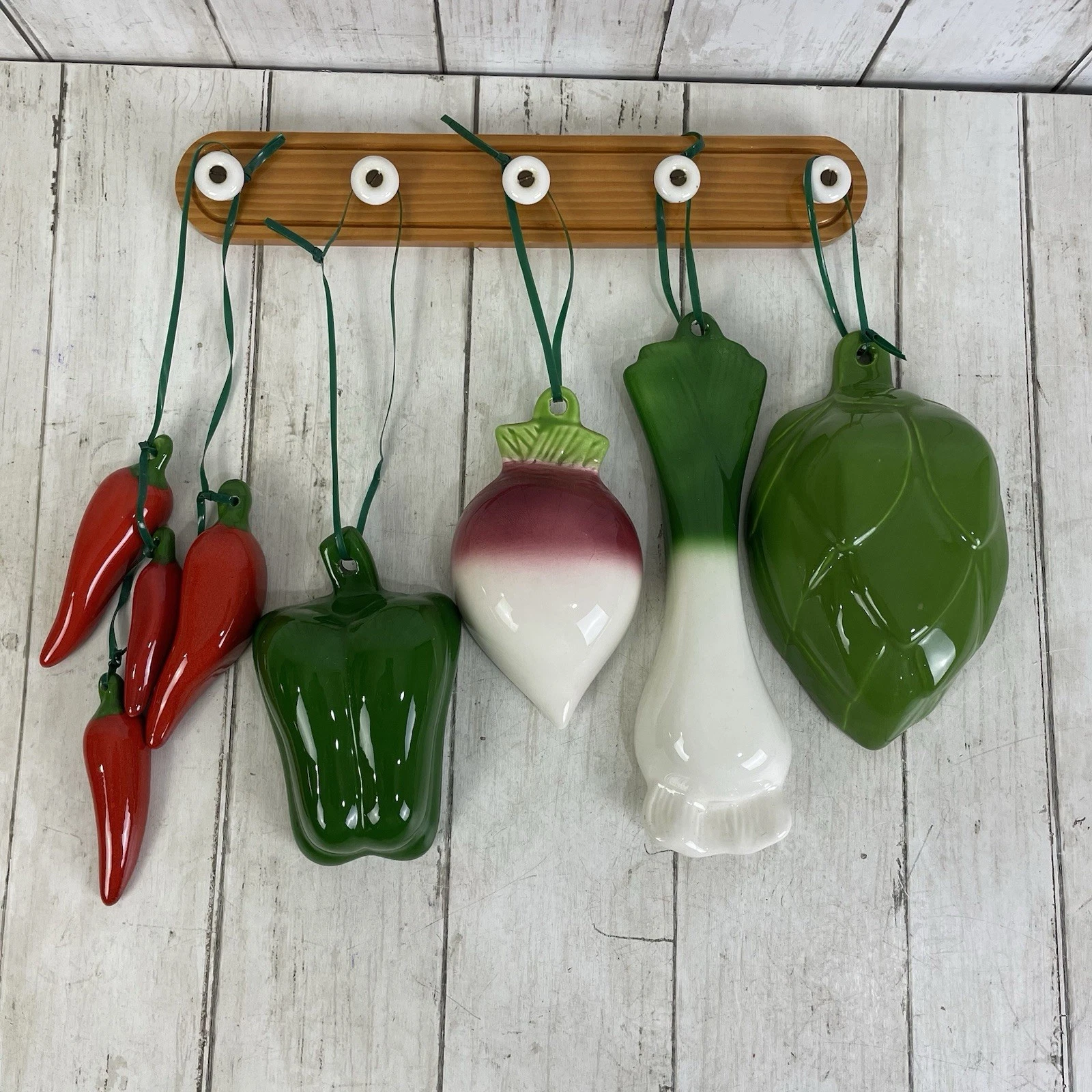 Vintage Avon Ceramic Vegetable Measuring Cups & Spoons with display hooks EUC