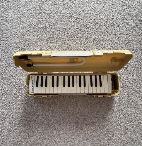 Vintage Suzuki Melodion A-32 Alto Melodica 32-Key Piano Keyboard Japan with Case