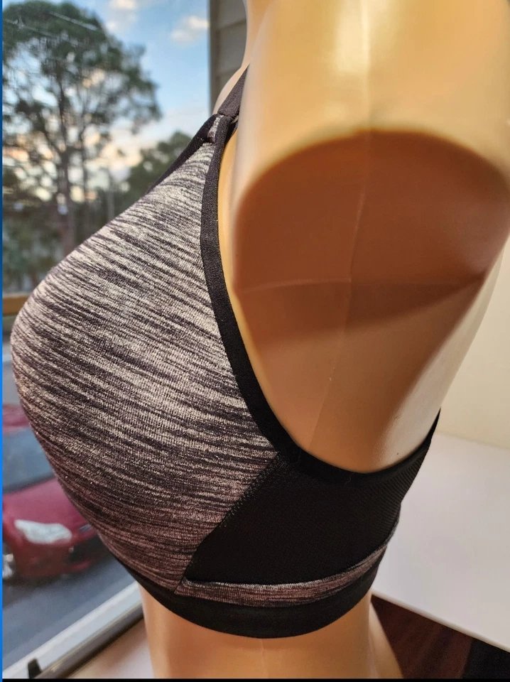 Victorias Secret Sport Black Gray Incredible Zip Front Sports Bra 32DDD - Image 3 of 4