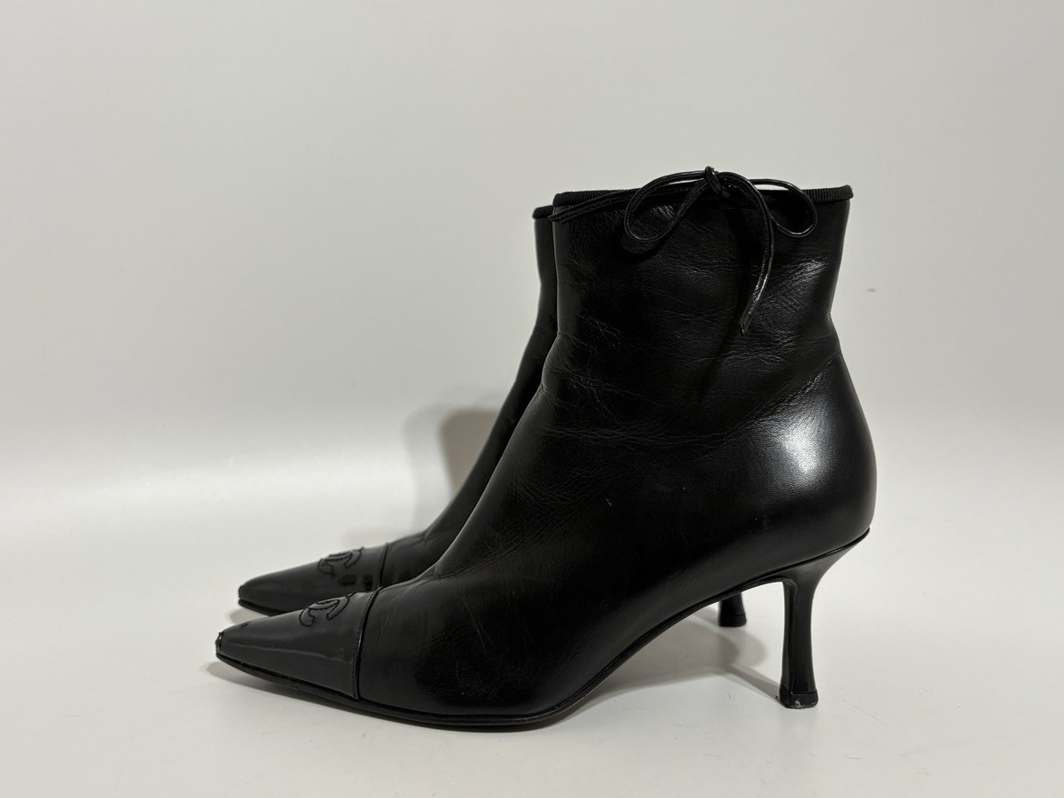 CHANEL ブラックレザーブーツ Vtg Chanel Black Leather Ankle CC Logo Boots 36 | eBay