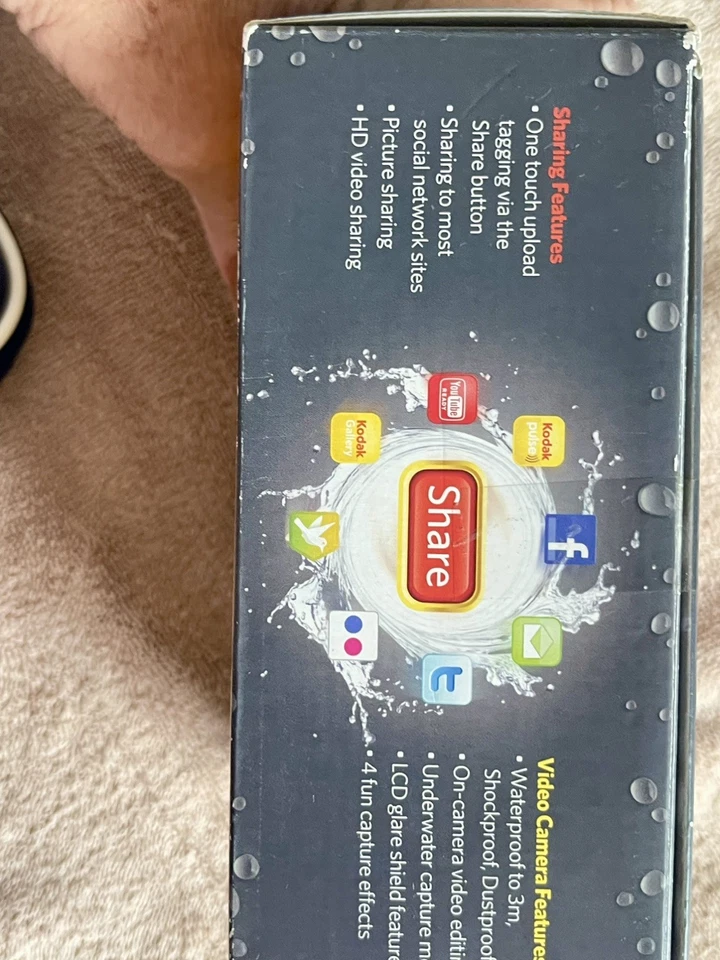 Kodak Play Sport  Waterproof Video Camera plus case.  In originIn original box  - Image 4 of 4