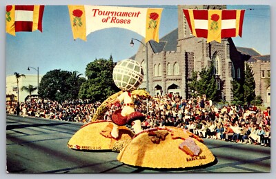 Pasadena CA~Tournament of Roses Parade Float~It s a Small World~c1966 Postcard