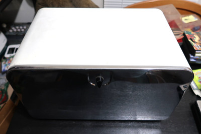 VINTAGE LINCOLN PANTRY QUEEN WHITE & CHROME BREAD AND PIE BOX W/ CUTTING BOARD