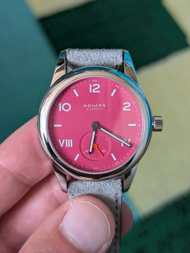 Nomos Campus Deep Pink Stahlboden, 35mm, Handaufzug