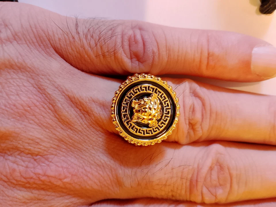 Очень красивое кольцо Versace - Изображение 4 из 4