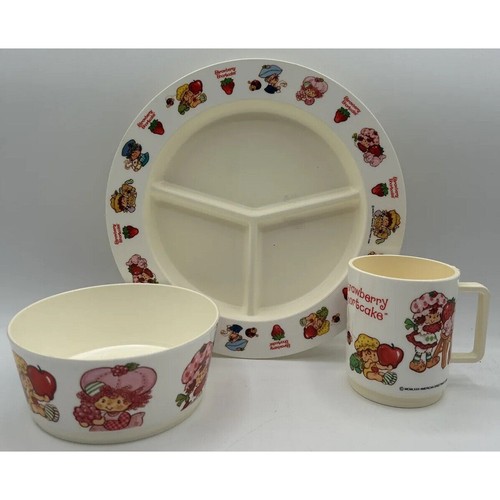 Vintage 1980's Strawberry Shortcake Deka 3 Piece Plastic Dish Meal U115Set B