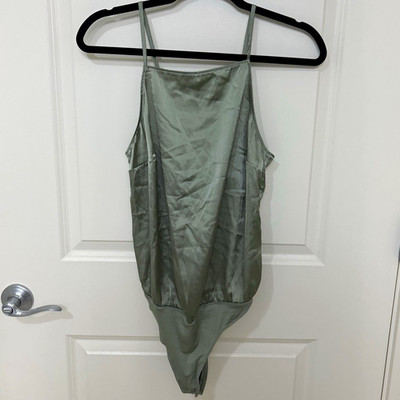 Abercrombie & Fitch Women s Green Satin Tie-Front Bow Bodysuit Size M