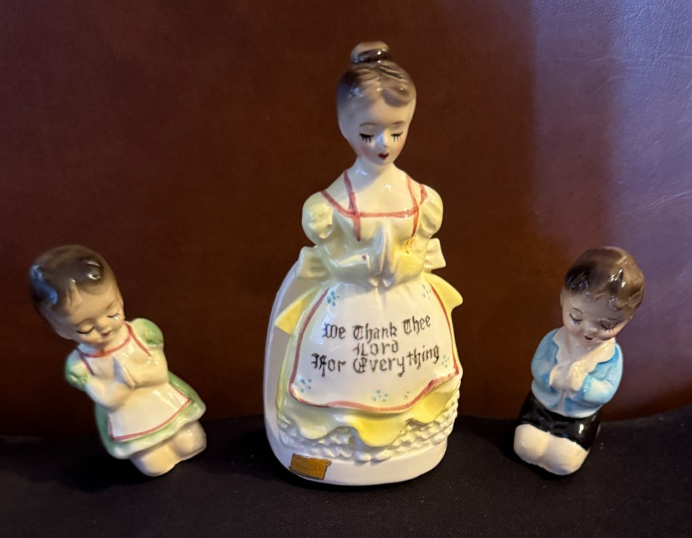 Vtg Mother Praying with Children Napkin holder & salt & pepper Japan Enesco?