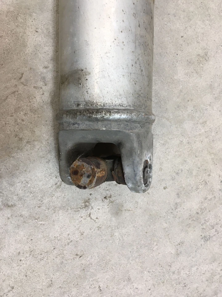 12 CHEVY SILVERADO 1500 Rear Drive Shaft 4x2 143.5' Foto 3 de 3