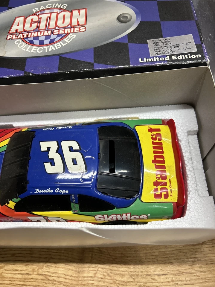 Pontiac Bank 1997 Derrike Cope Skittles Derrike #36 Action 1:24 Foto 2 de 4