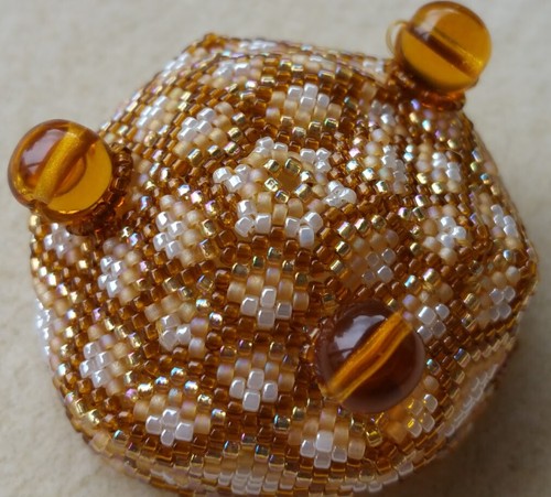 10gms Matsuno High Quality size 15/0 Beads - Inside Colour 201 - Iced Primrose - Picture 7 of 7