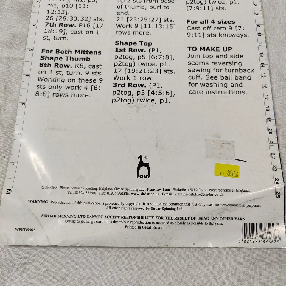 VTG SIRDAR Curly Wurly Scarf & Hat Knit & Crochet Yarn Design Pattern Book 8562 - Image 3 of 4