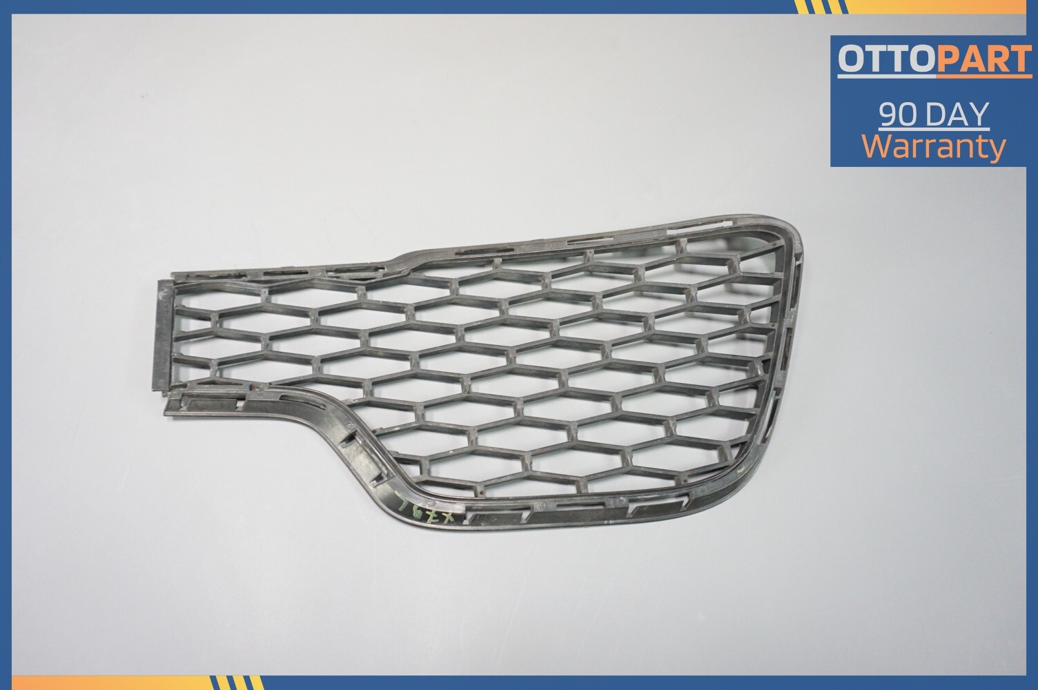 2014-2017 MASERATI GHIBLI Bumper Grille Lower Left Driver 670010766