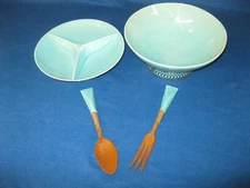Mid Century Modern turquoise salad bowl, divided bowl, and utensils. Mint unused