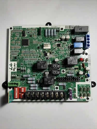 Carrier CEBD430456-31A Furnace Control Board