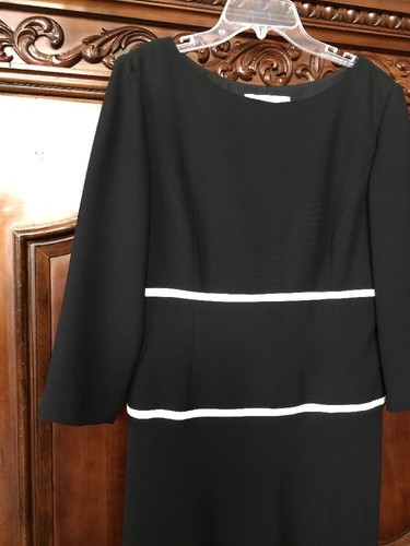 MAGGY LONDON SZ 8 Dress Black With White Stripe Accent EUC Beautiful Nice Cut - Picture 2 of 9