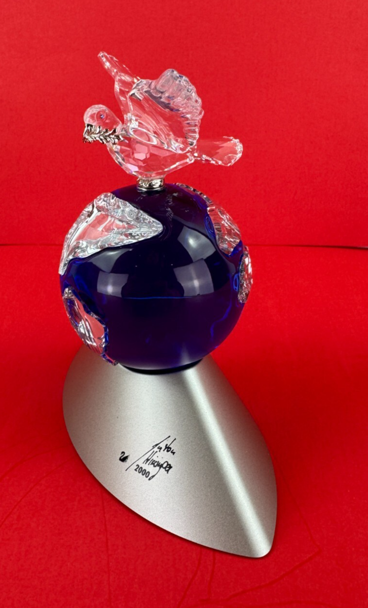 Swarovski NIB Auth Crystal Millennium Figurine Crystal Planet Dove