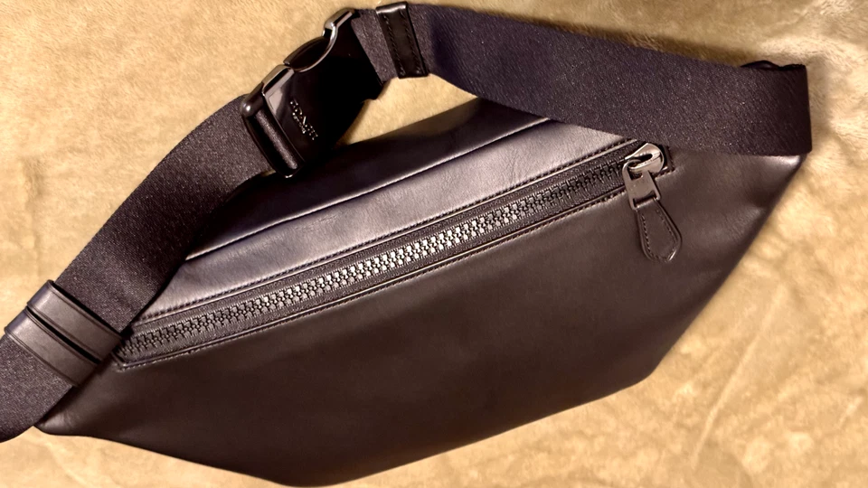 Bolso Cinturón Coach Carbón/Negro Firma Cuero y Lona Nuevo con Etiquetas $350 Foto 4 de 4