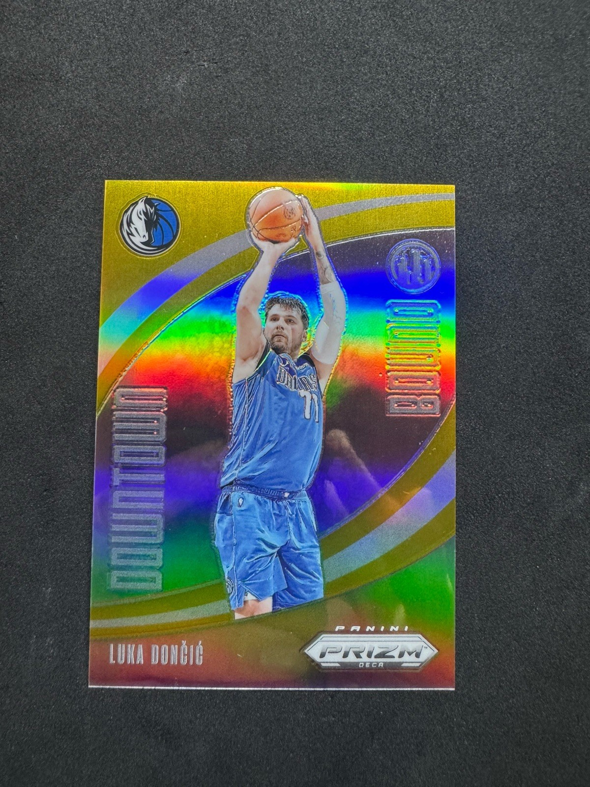 Luka Doncic 2023-24 Prizm Gold Deca Downtown Bound Gold /10 Mavericks 13