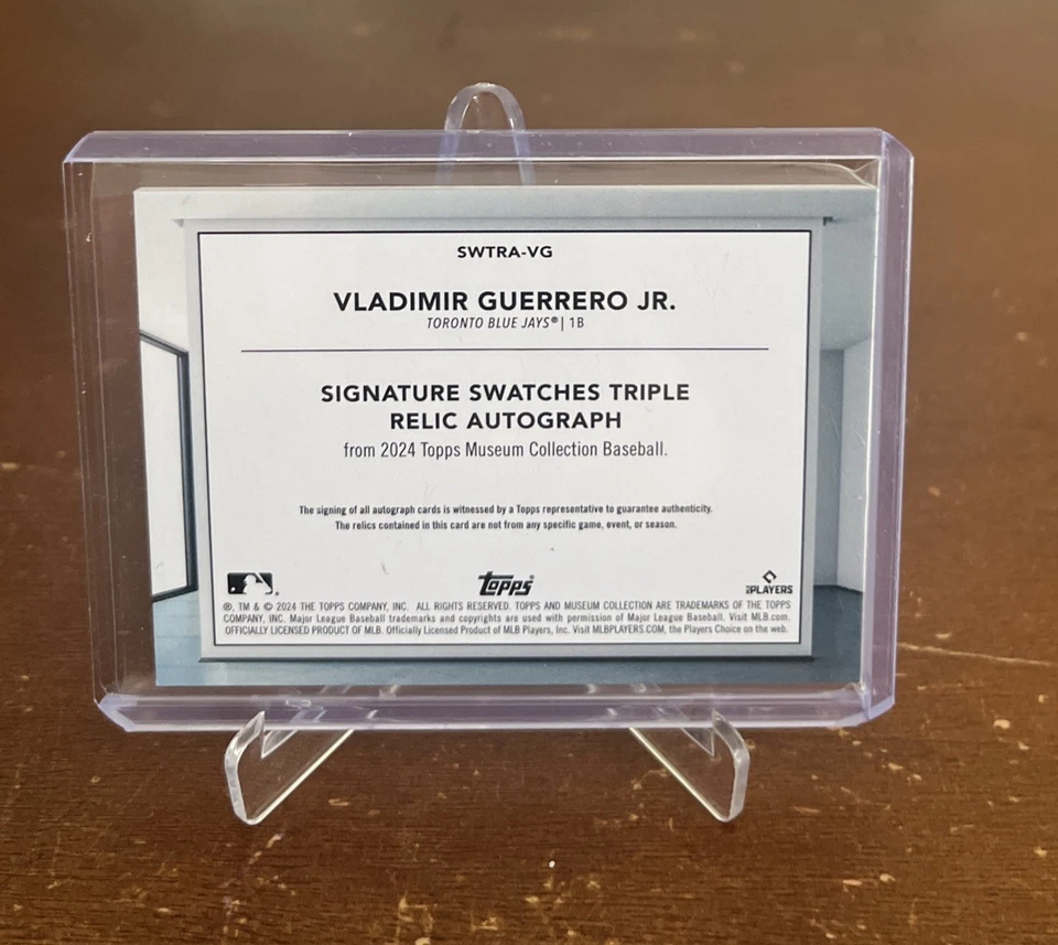 Colección Museo Topps 2024 Vladimir Guerrero Jr muestras de firma triple/25 Foto 2 de 2