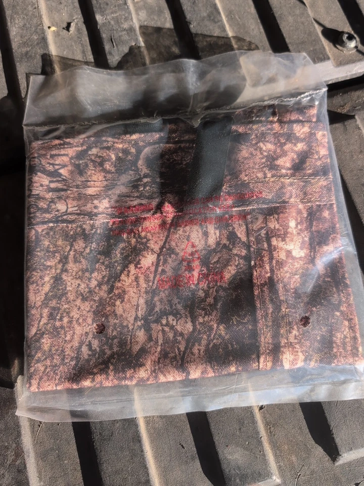 Beavertail Boat Blind Dog Door Brand New - Image 3 of 4