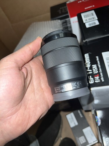 Sony SEL18135 18-135mm f/3.5-5.6 OSS E-Mount Lens - Picture 3 of 5