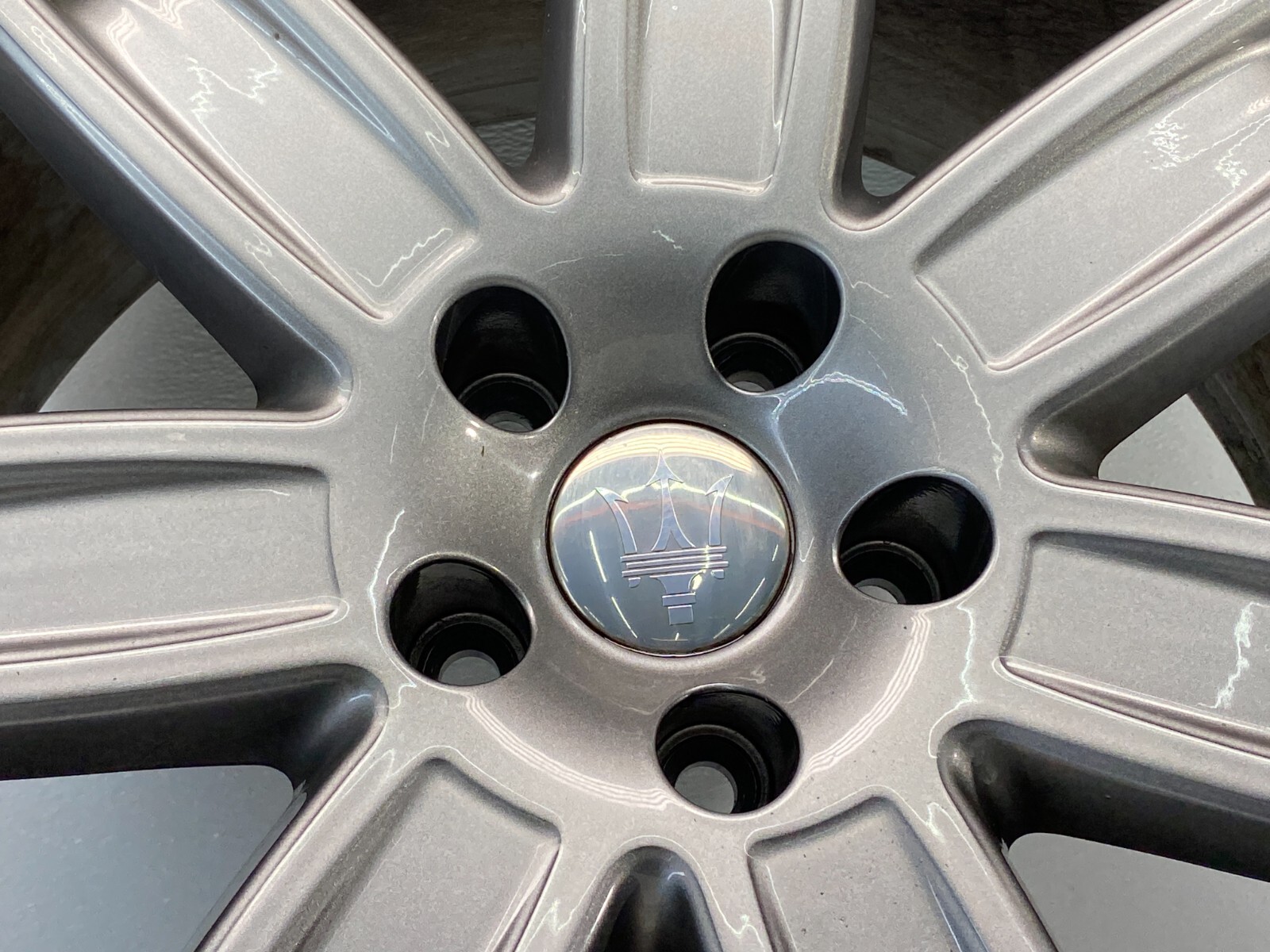 14-21 Maserati Quattroporte Ghibli 20" Rear Genuine Wheel Rim Tire 10.5X20 OEM✅