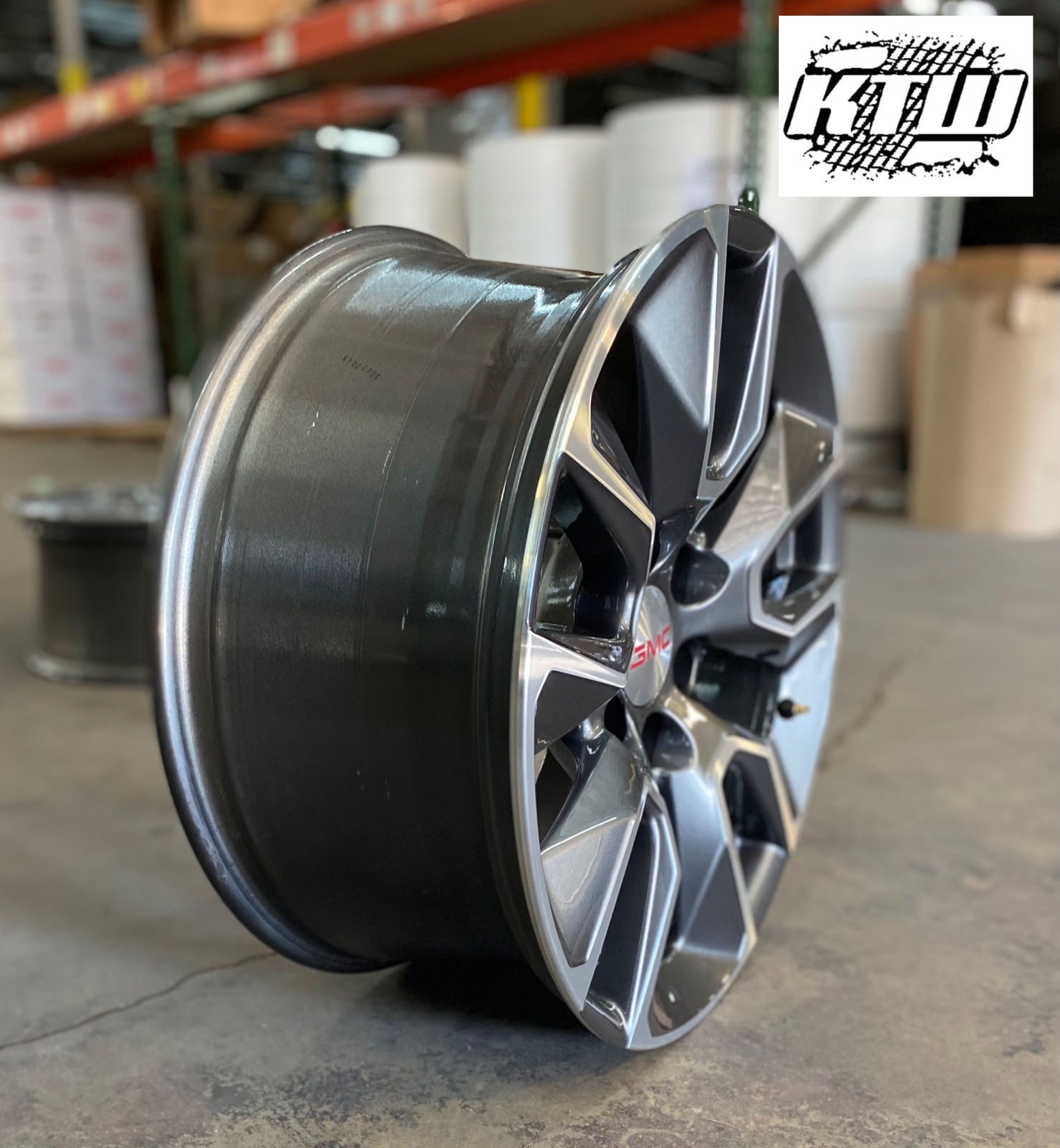 Set Of 4 OEM Takeoff 20" Grey Machined Wheels For GMC Sierra 1500 (2000-2024) - 9" Wide, 28 Offset, 6 Lug - View #3