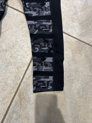 Woman’s Nike Dri Fit Black Gray Camo Crop Leggings-Small-EUC! - Picture 11 of 15