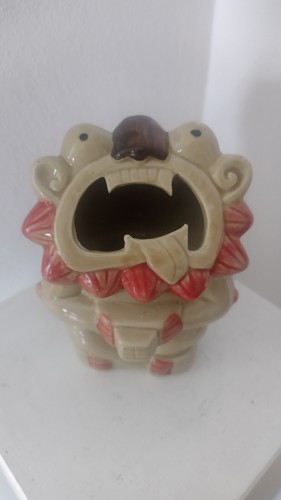 Lion Fu Cane Shisa TIKI TAZZA Sam's Ristorante Gruppo Ryuku Isole Okinawa... - Foto 1 di 5